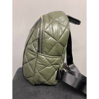 Жіночий стильний дутий рюкзак.