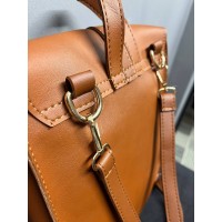 Стильний рюкзак класичної форми