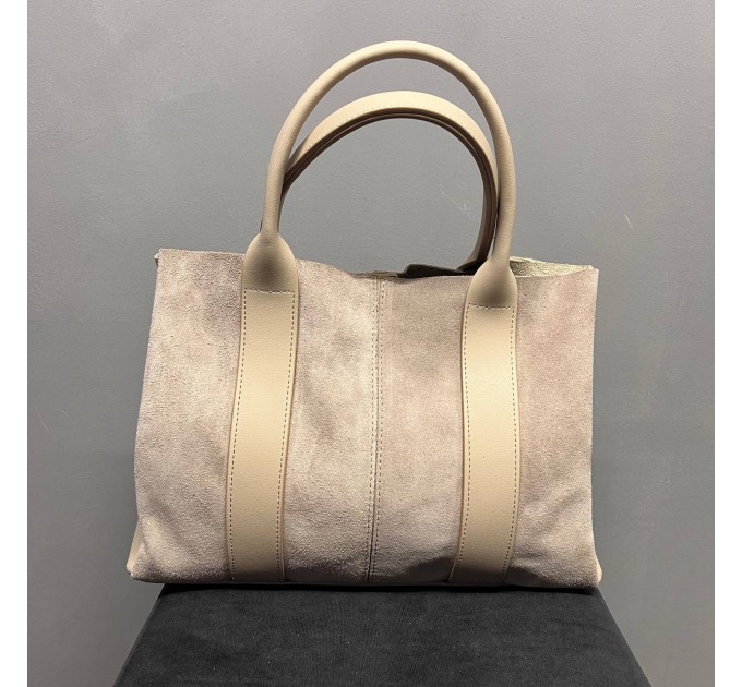 Стильна жіноча сумочка із натуральної замші.