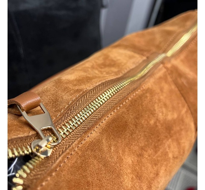 Класична жіноча сумочка із натуральної замші.